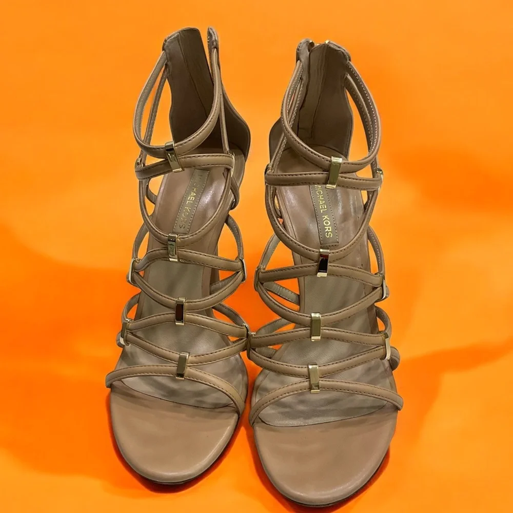 Michael Kors Charlene Strappy Sandals in Nude Leather w/ gold detail Sz 8 / 38.5 - Picture 3 of 15